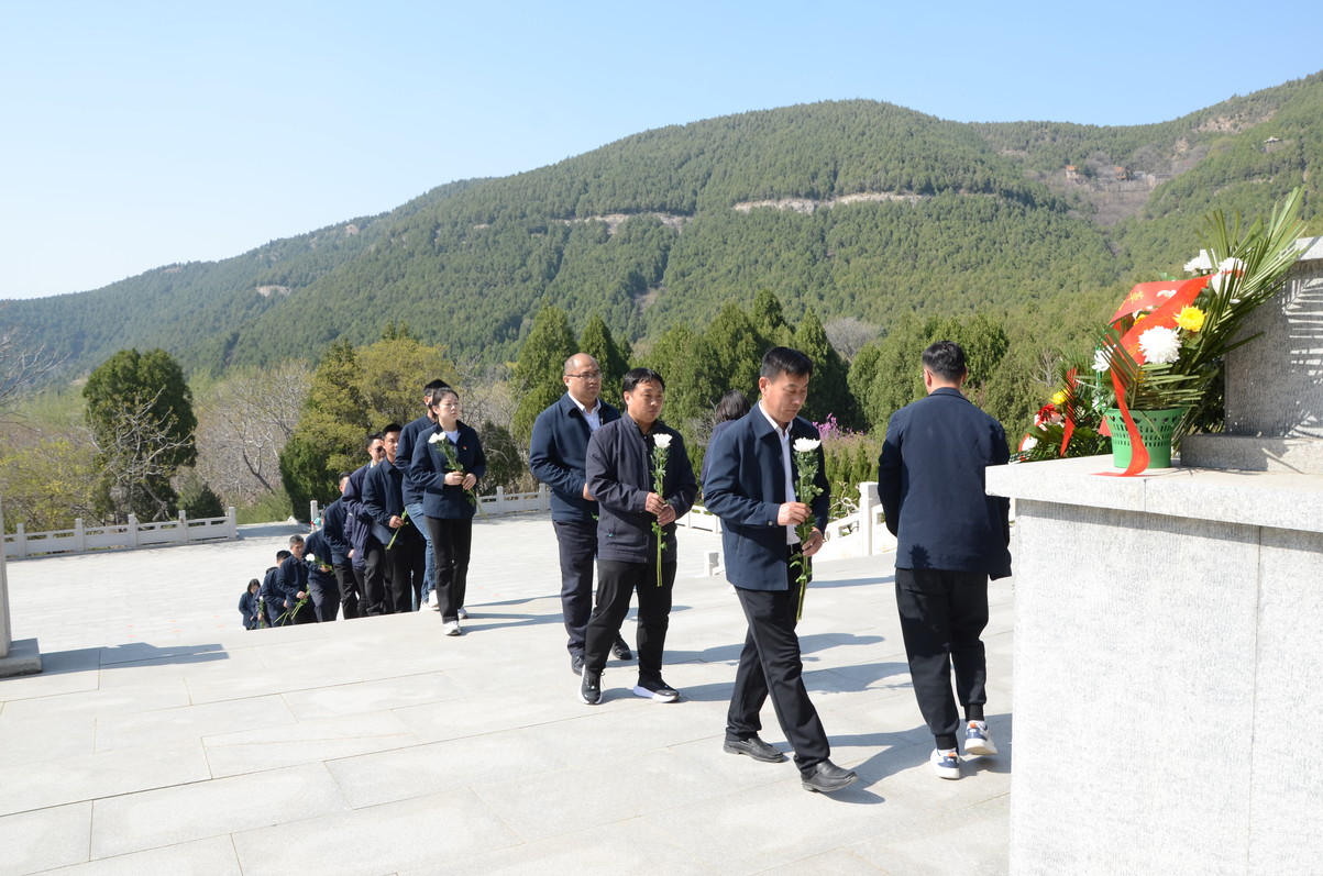 獻花.jpg 獻花.jpg